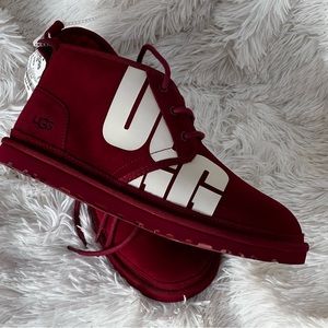 Brand new never worn Uggs Chukka Boots size 10